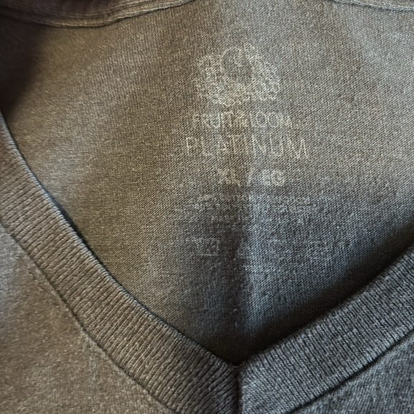 Fruit of the Loom Platinum Gray V-Neck Shirt - XL - Picture 4 of 4